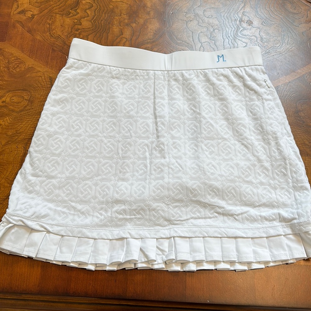 J. McLaughlin white golf skirt. Size M